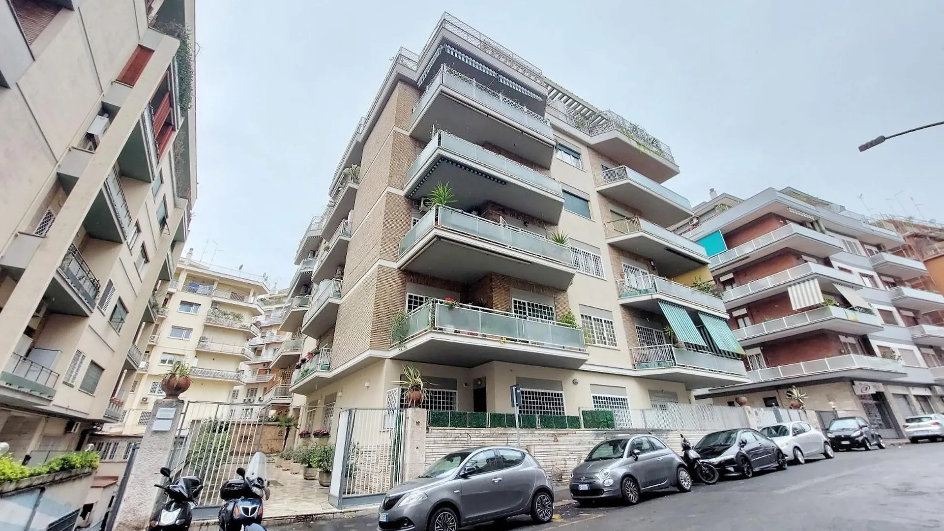 Apartmán Ych-Nice Flat With Patio Near Vatican Řím