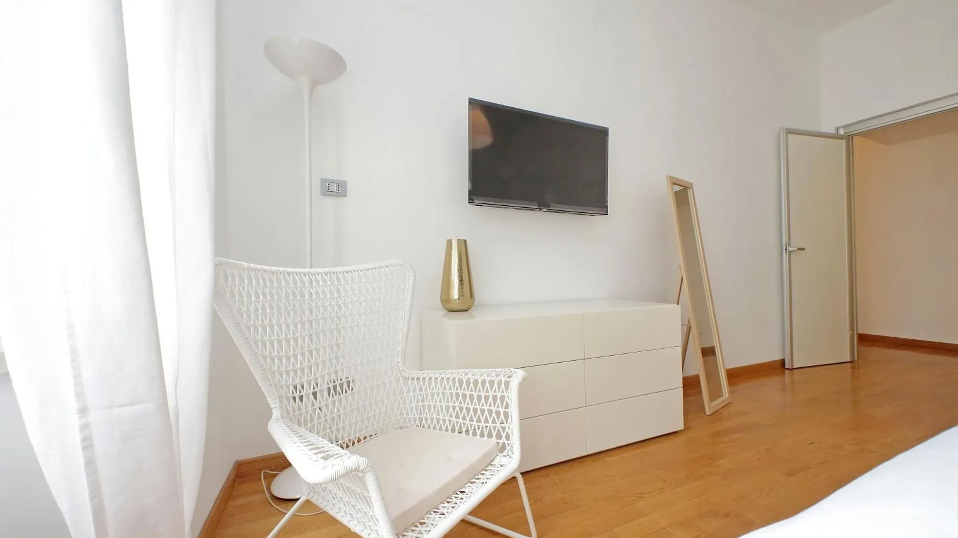 Ych-Nice Flat With Patio Near Vatican Řím Apartmán