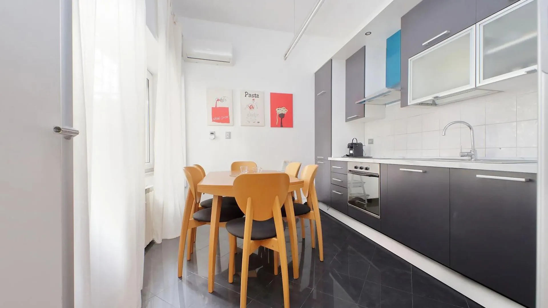 Ych-Nice Flat With Patio Near Vatican Řím 0*,