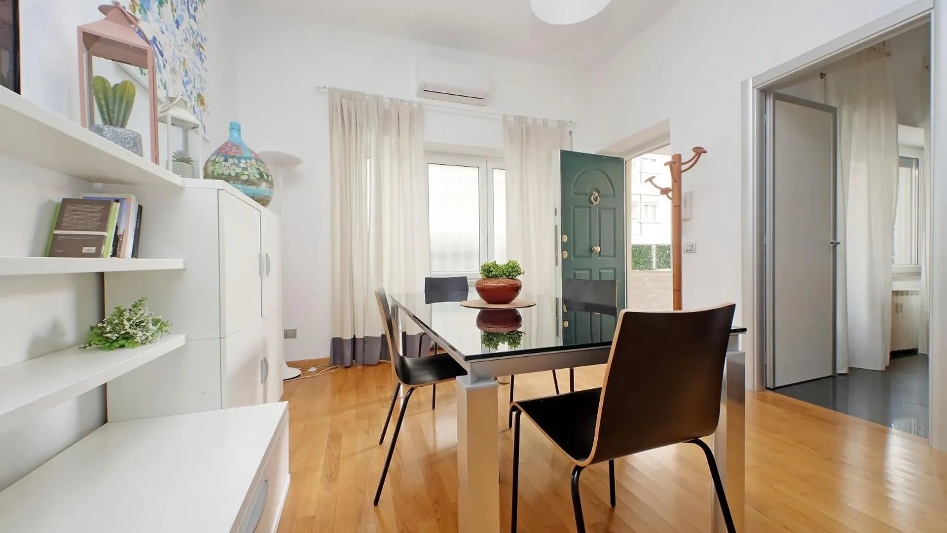 Apartmán Ych-Nice Flat With Patio Near Vatican Řím